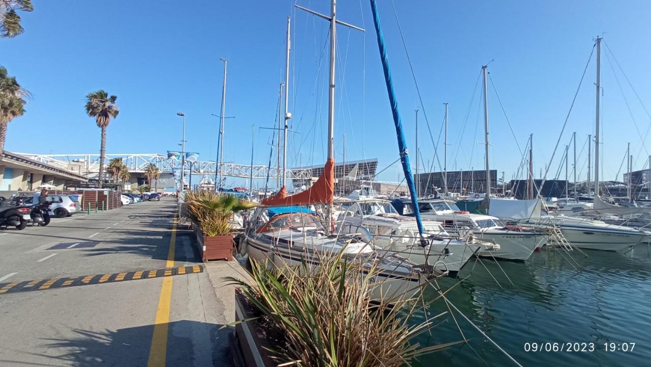圣阿德里安-德贝索斯 Wonderful Boat For Families And Friends酒店 外观 照片