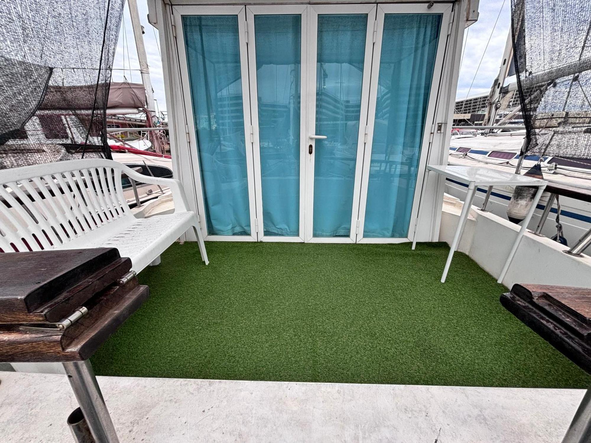 圣阿德里安-德贝索斯 Wonderful Boat For Families And Friends酒店 外观 照片