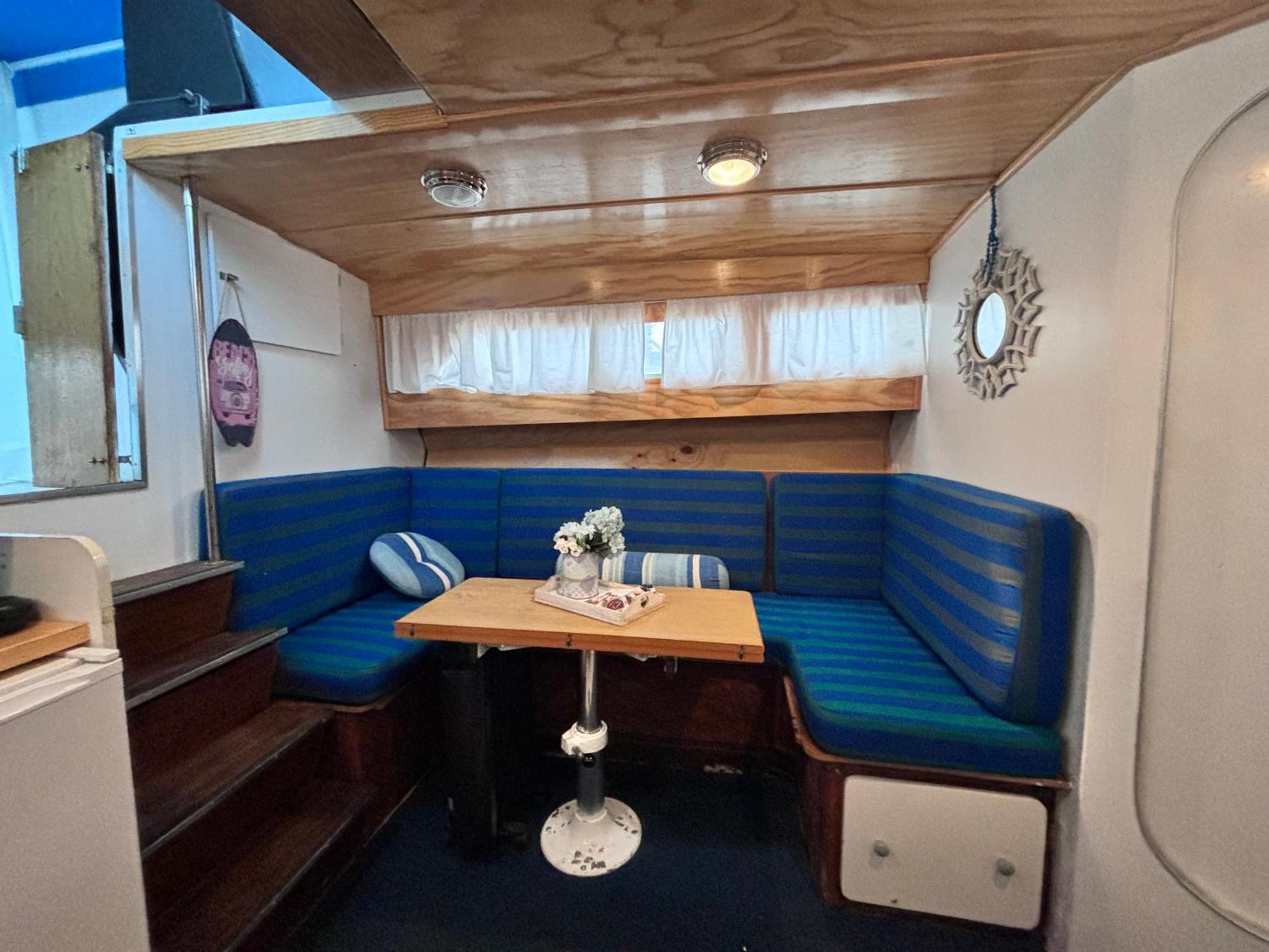圣阿德里安-德贝索斯 Wonderful Boat For Families And Friends酒店 外观 照片