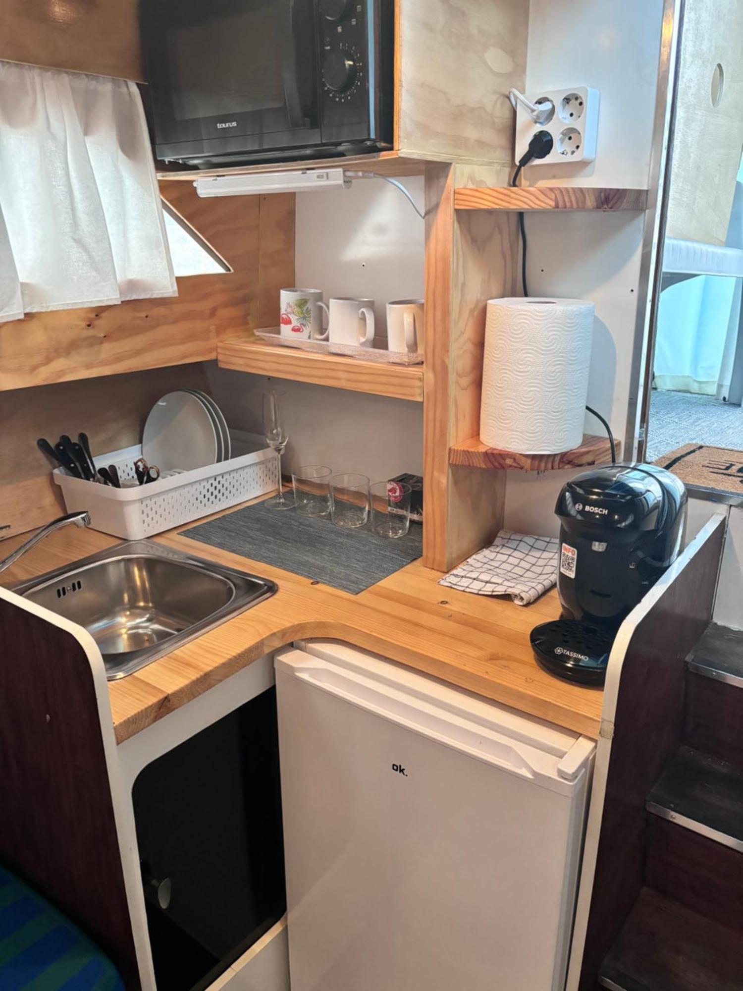 圣阿德里安-德贝索斯 Wonderful Boat For Families And Friends酒店 外观 照片
