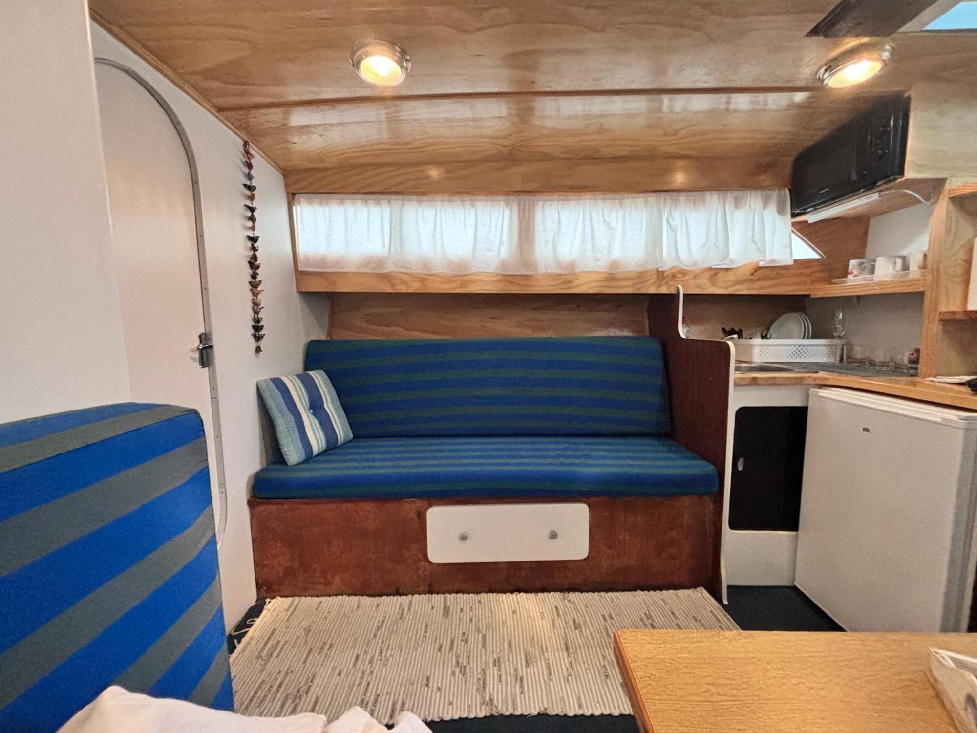圣阿德里安-德贝索斯 Wonderful Boat For Families And Friends酒店 外观 照片